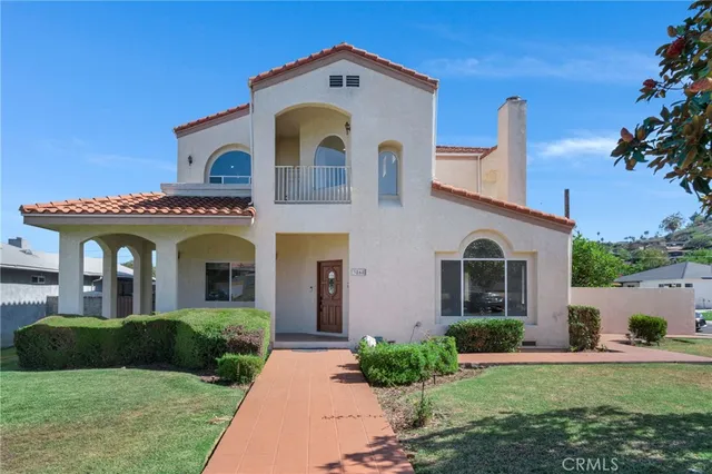 $1,999,998 | 3868 South Redondo Boulevard, Los Angeles, CA 90008