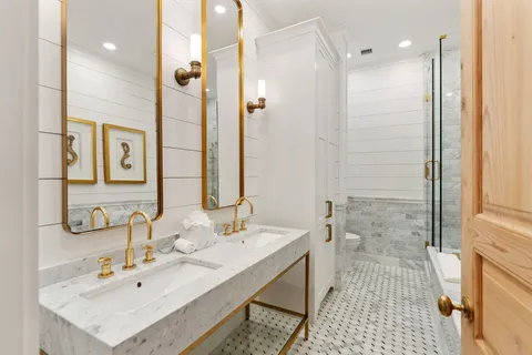 $3,000,000 | 801 East Beach Drive, Unit TW2606, Galveston, TX 77550