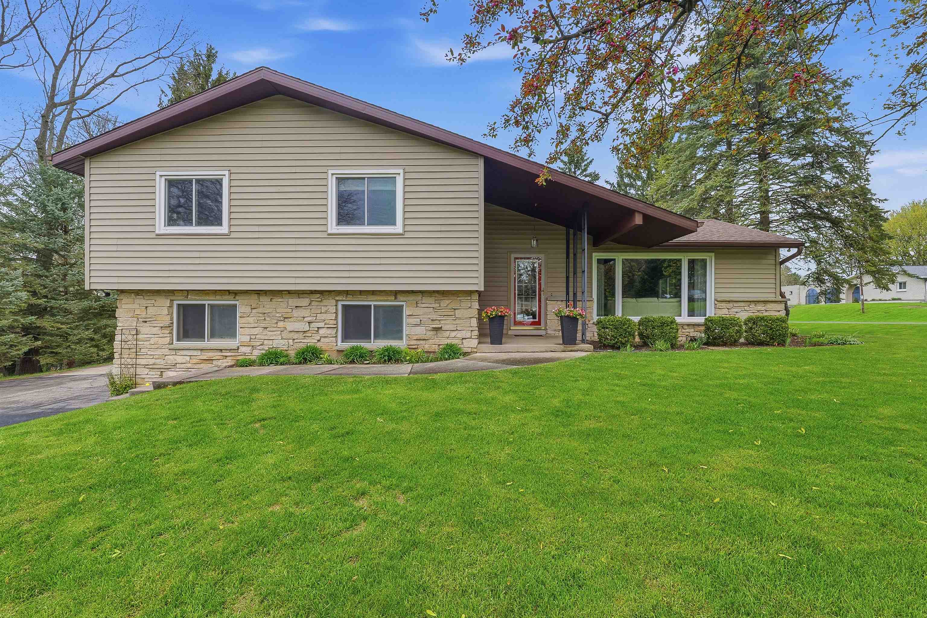W13851 Skyline Circle Ripon, WI 54971 - Photo 28 of 32