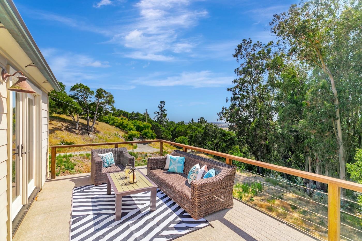 411 Hecker Pass Road Watsonville, CA 95076 - Photo 4 of 76