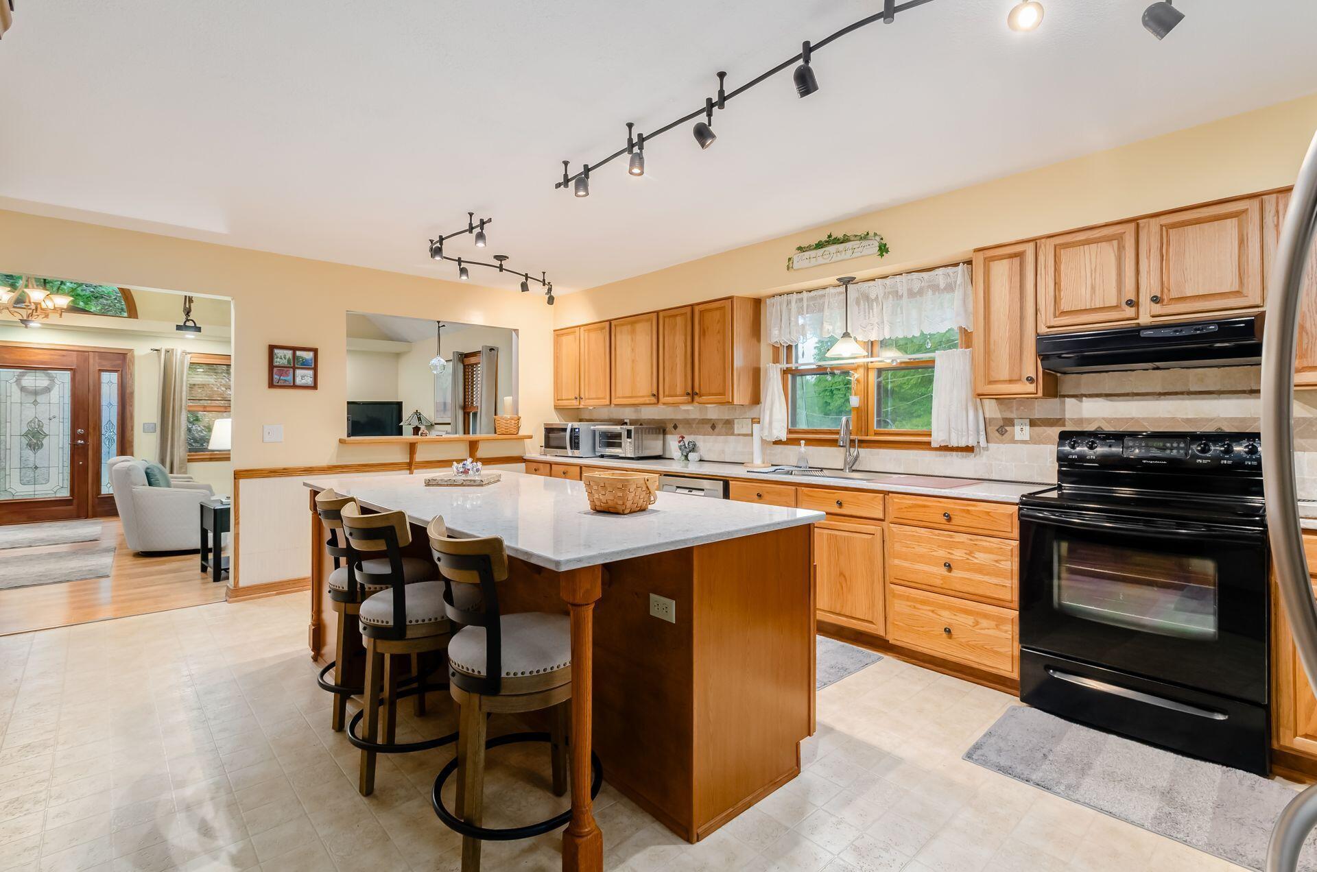 557 Ross Road Southeast Lancaster, OH 43130 - Photo 5 of 39