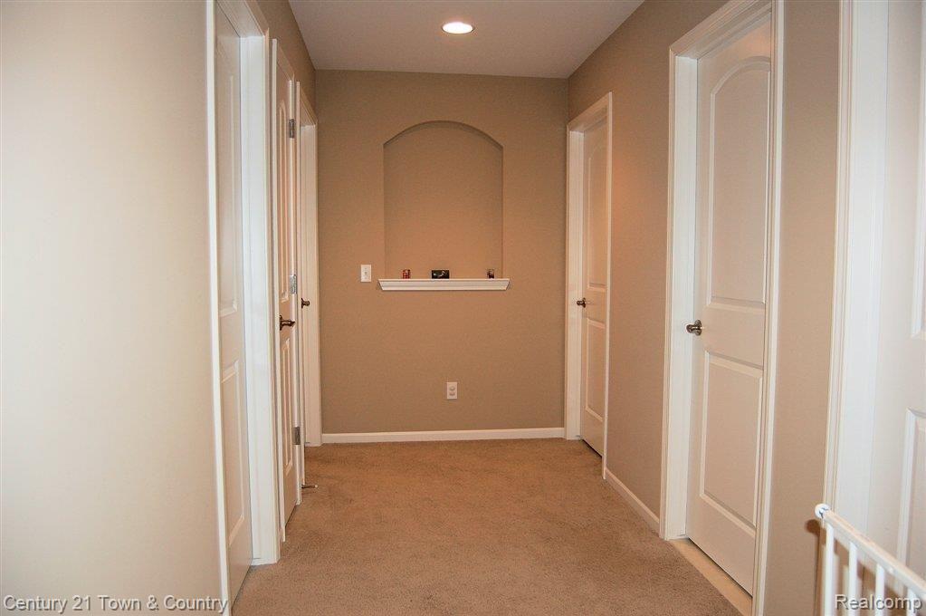 3675 Connors Drive Rochester, MI 48307 - Photo 18 of 25 Spacious Hallways