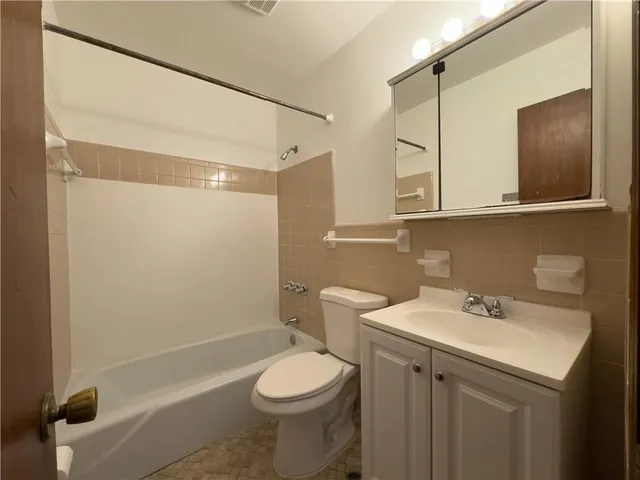 $1,200 | 536 Oaklawn Drive, Metairie, LA 70005