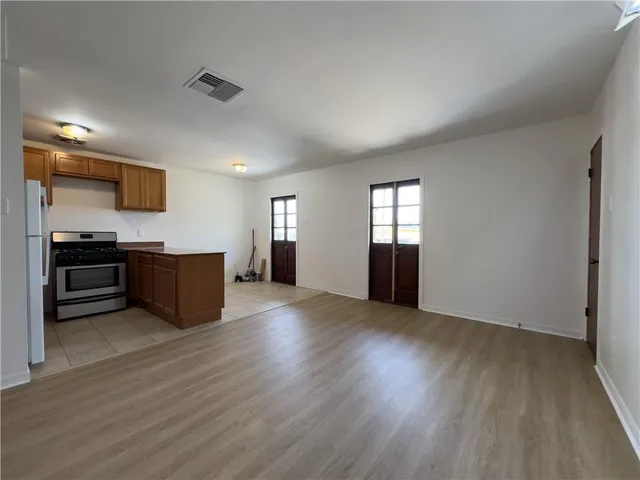 $1,200 | 536 Oaklawn Drive, Metairie, LA 70005