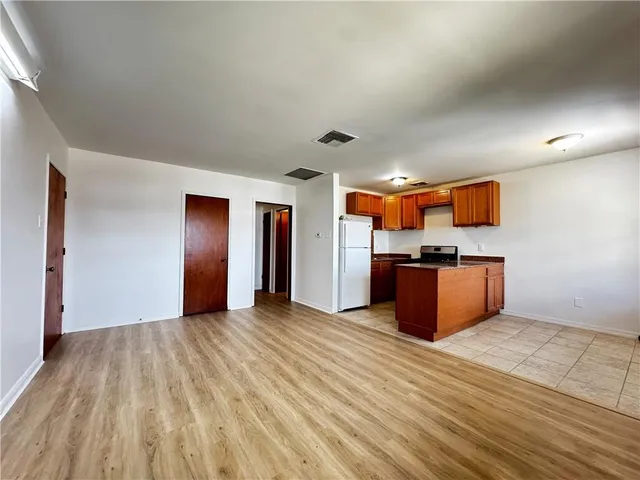 $1,200 | 536 Oaklawn Drive, Metairie, LA 70005