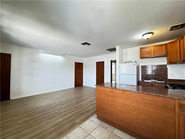 $1,200 | 536 Oaklawn Drive, Metairie, LA 70005