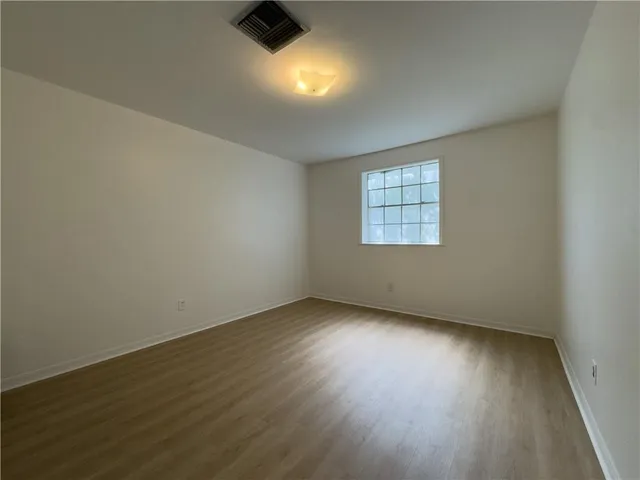 $1,200 | 536 Oaklawn Drive, Metairie, LA 70005