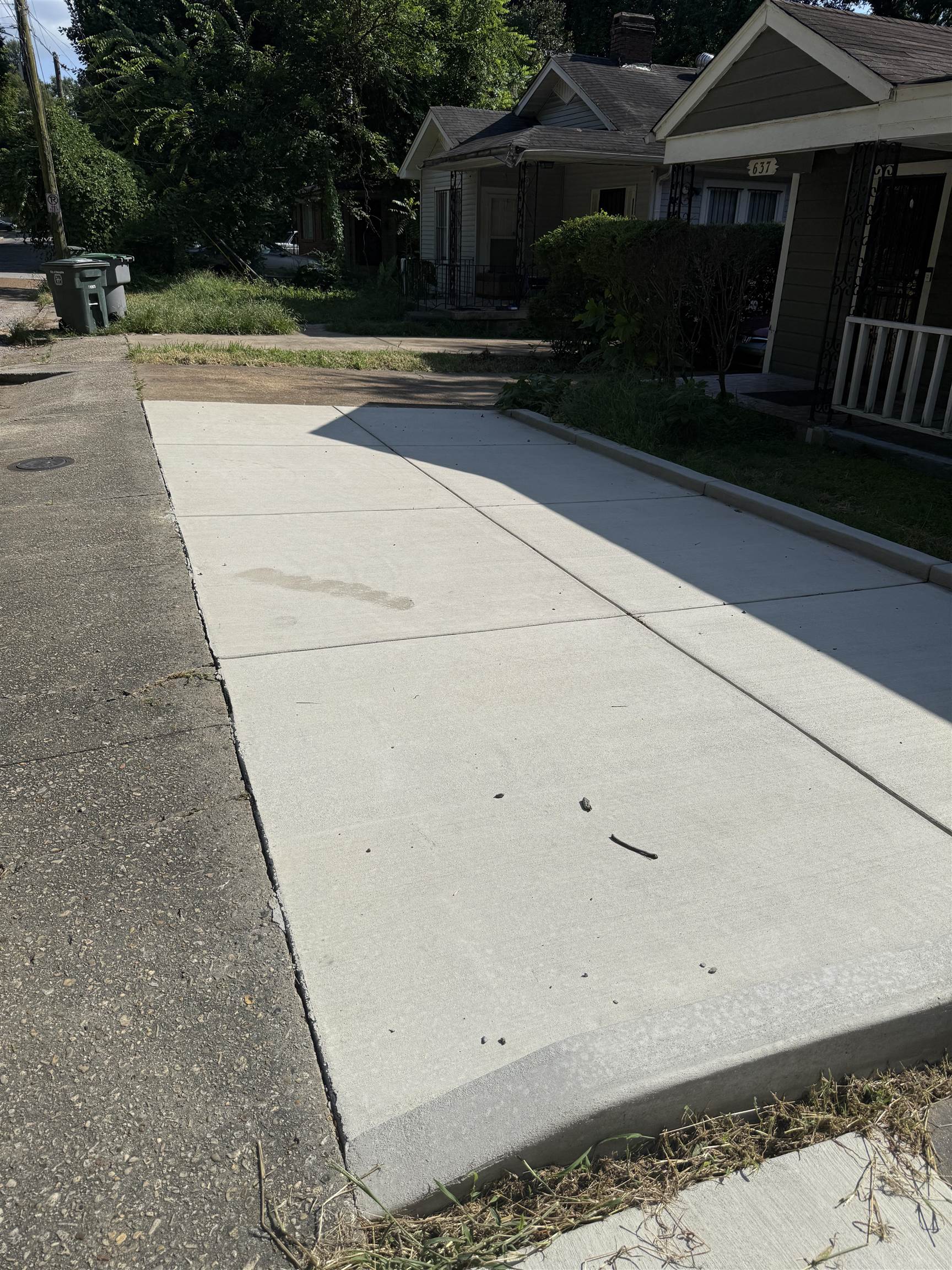 635 South Prescott Street Memphis, TN 38111 - Photo 4 of 5 View of swimming pool featuring covered porch