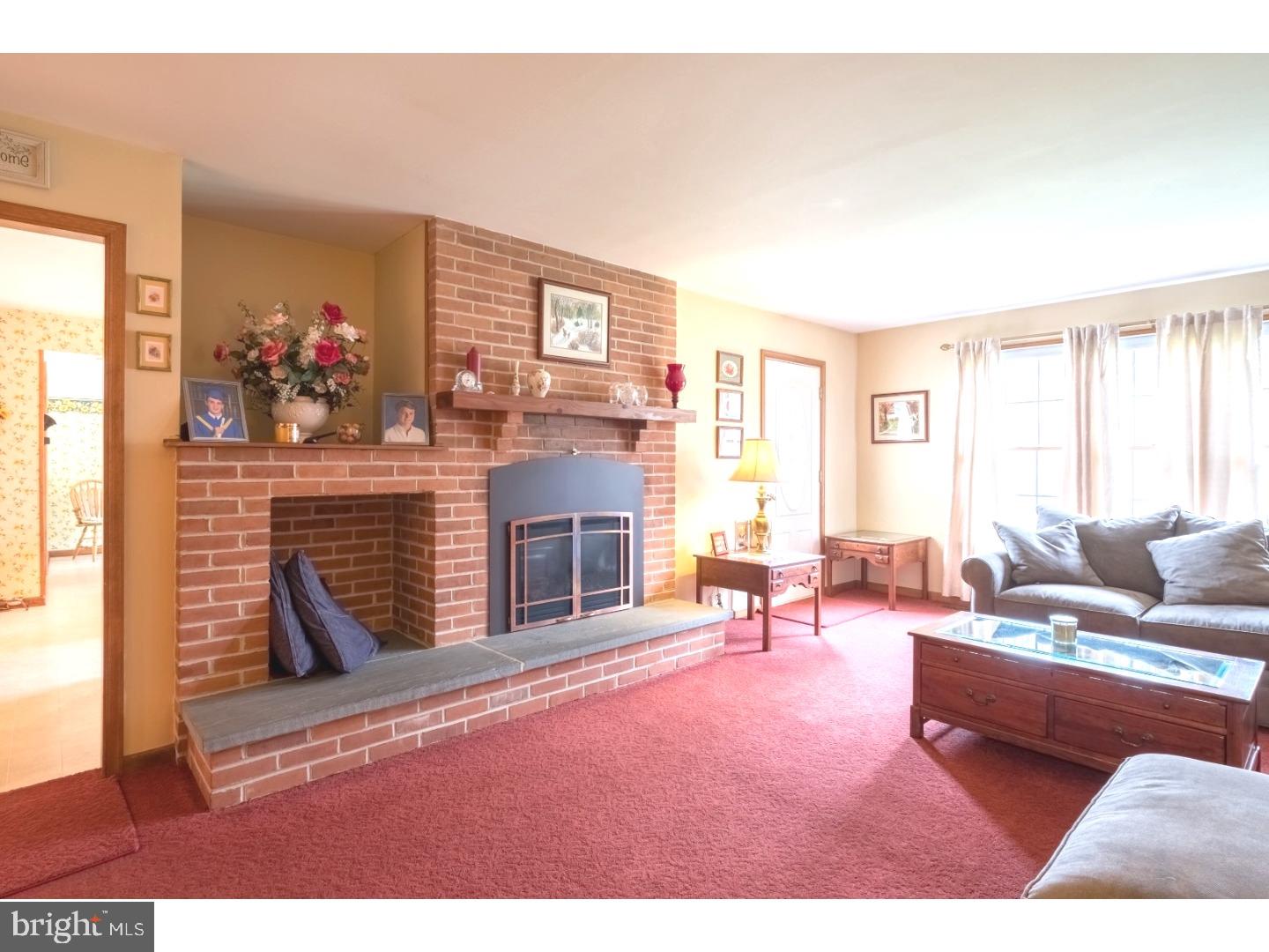 8 Morning Light Road Glenmoore, PA 19343 - Photo 8 of 25 Living Room