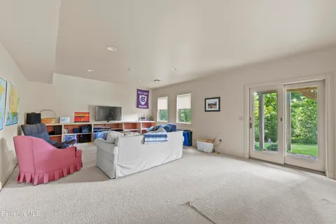 $839,900 | 35 Meadow Ridge Drive, Pittsfield, MA 01201