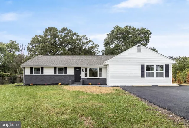 front view of house with a yard