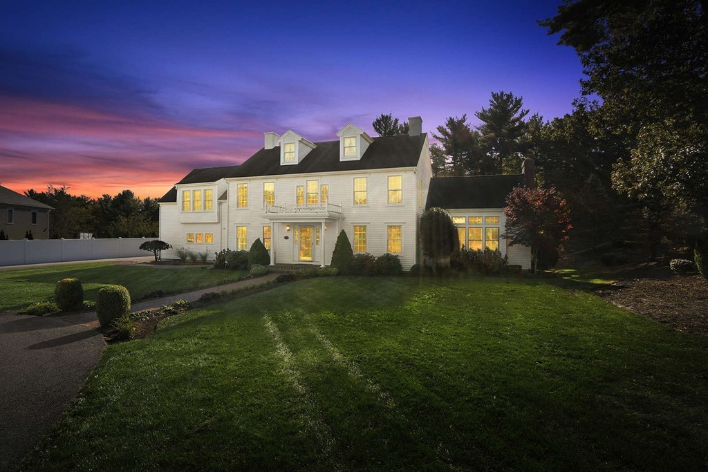 132 Hillcrest Road Marshfield, MA 02050 - Photo 2 of 30 Gallery Image 2