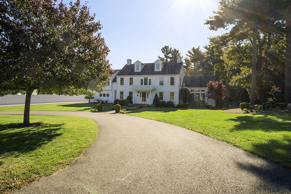 132 Hillcrest Road Marshfield, MA 02050 - Photo 3 of 30 Gallery Image 3