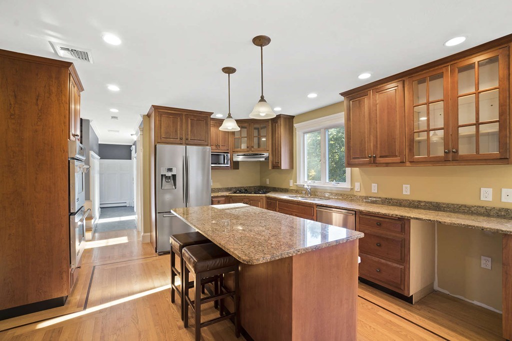 132 Hillcrest Road Marshfield, MA 02050 - Photo 5 of 30 Gallery Image 5