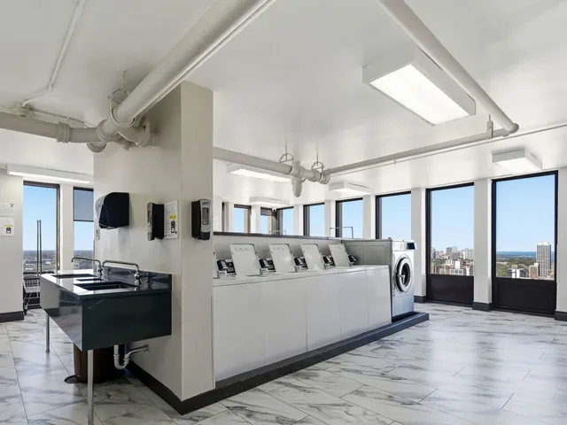 $210,000 | 100 East Walton Place, Unit 10C, Chicago, IL 60611