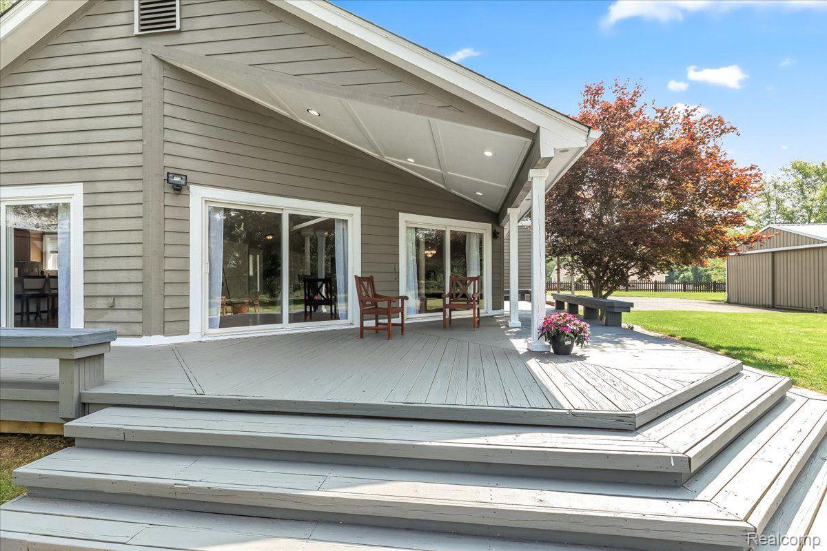 515 Clyde Road Highland, MI 48357 - Photo 31 of 47 515 Clyde Road