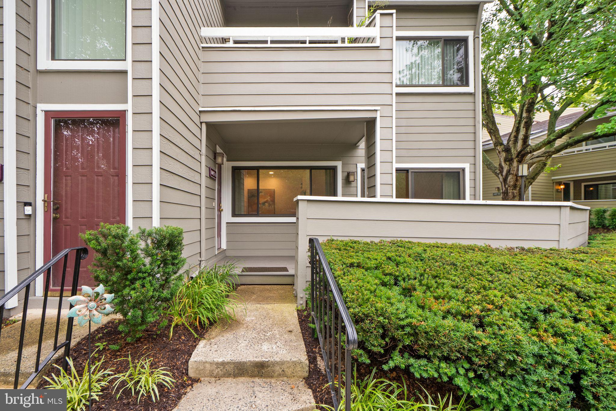 11025A Villaridge Court Reston, VA 20191 - Photo 2 of 38 Private front entry