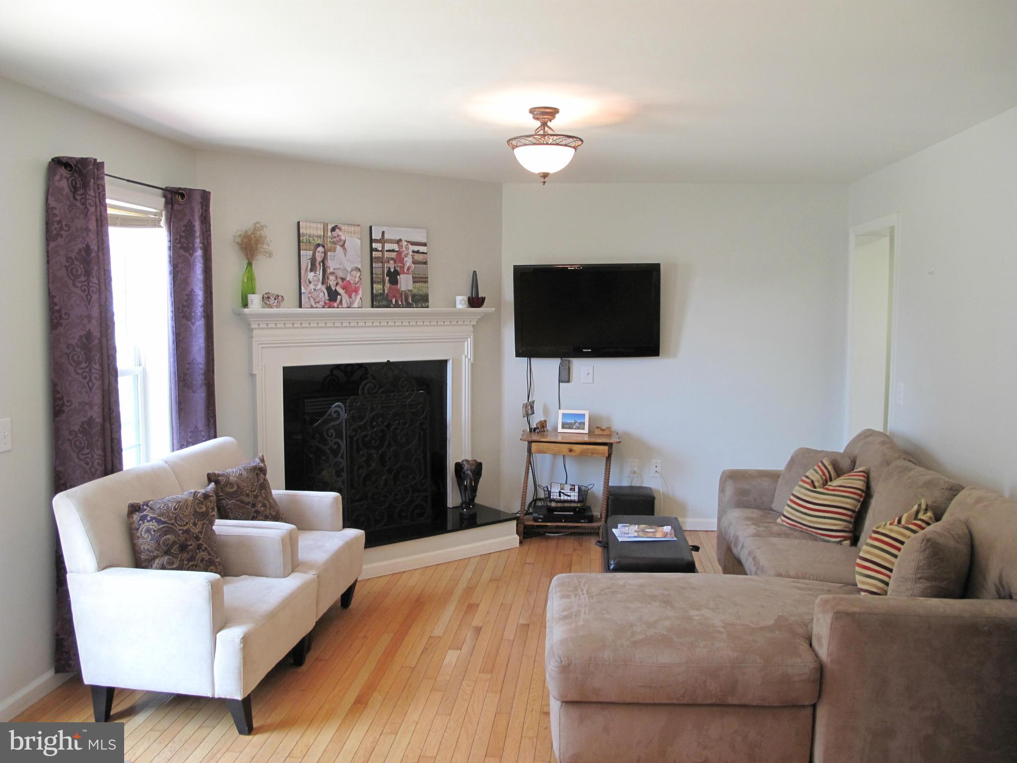 7816 Dover Neck Road Easton, MD 21601 - Photo 7 of 27 Family Room