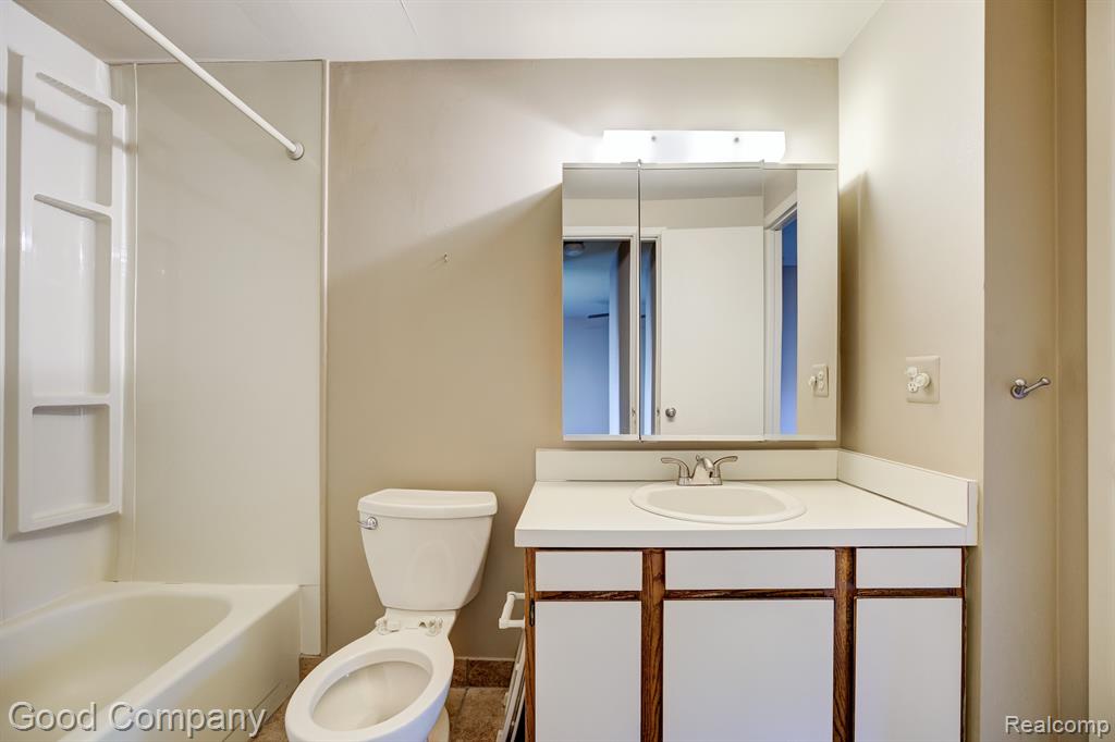 1010 Willow Grove Court Rochester Hills, MI 48307 - Photo 21 of 36