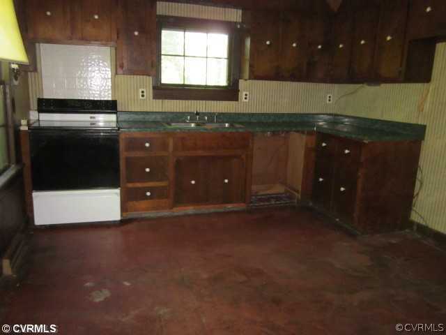 7013 River Road Petersburg, VA 23803 - Photo 7 of 10 Kitchen