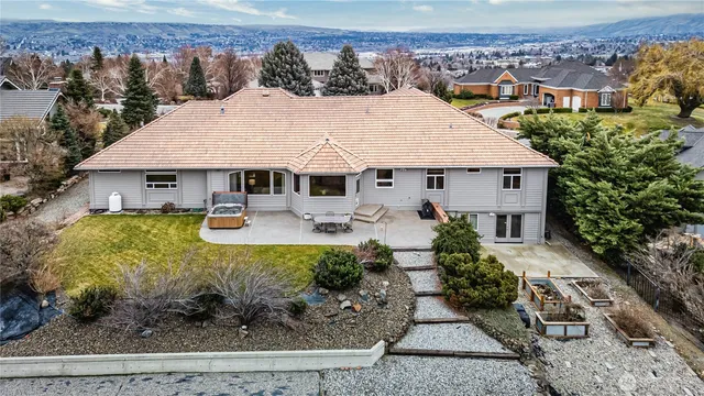 $1,430,000 | 2008 Broadview North, Wenatchee, WA 98801