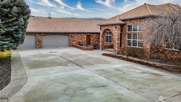 $1,430,000 | 2008 Broadview North, Wenatchee, WA 98801