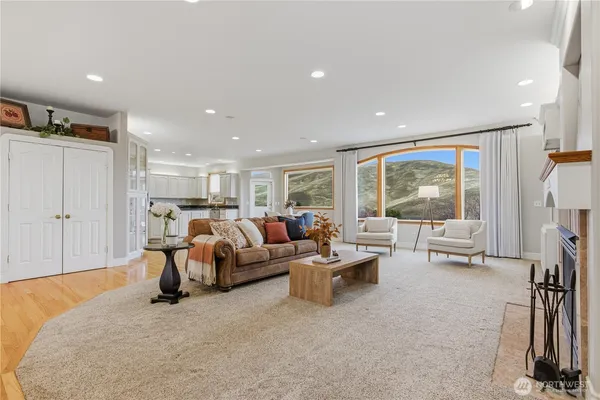 $1,430,000 | 2008 Broadview North, Wenatchee, WA 98801