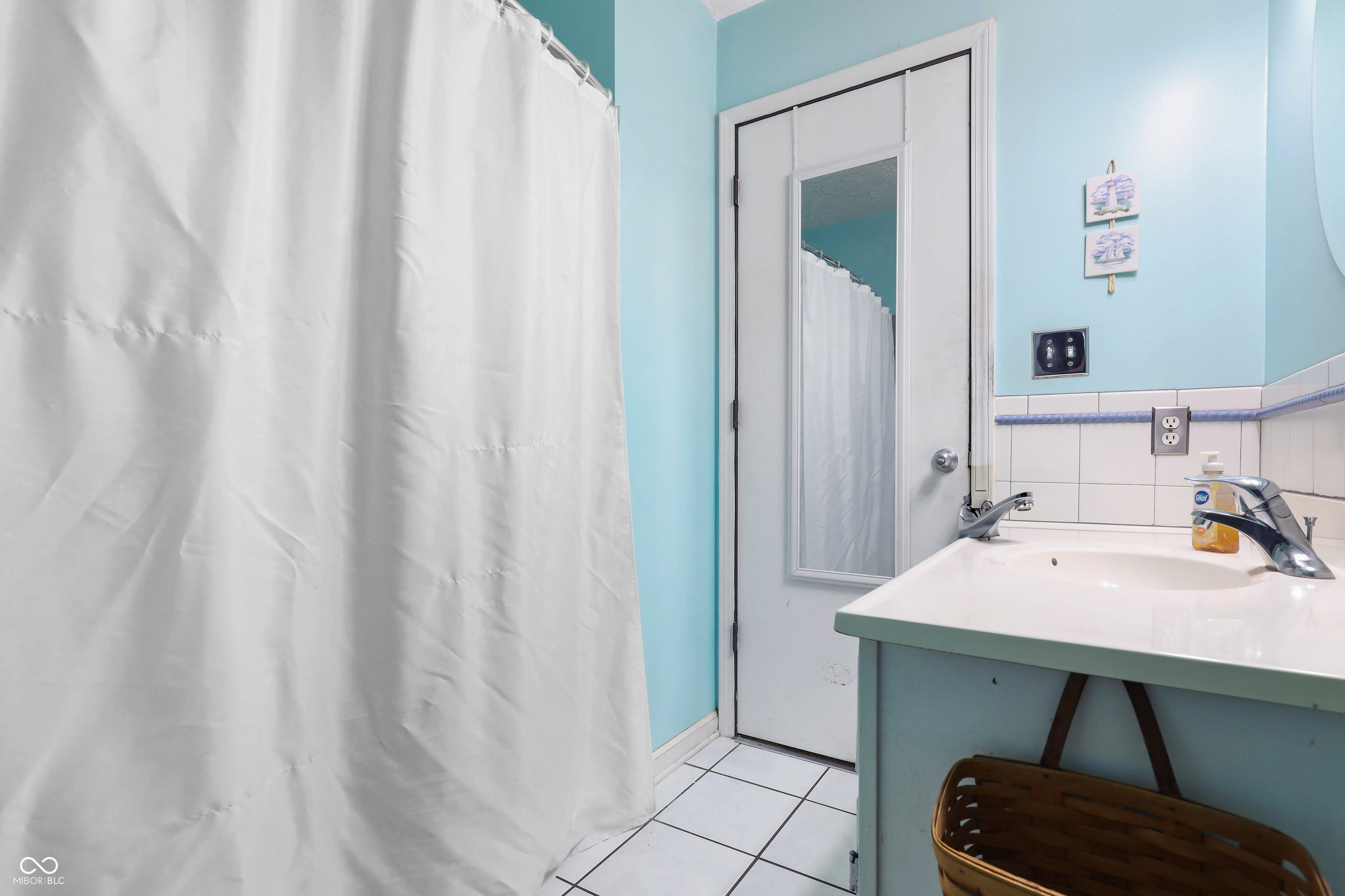 3055 Davis Road Indianapolis, IN 46239 - Photo 9 of 32 Gallery Image 9