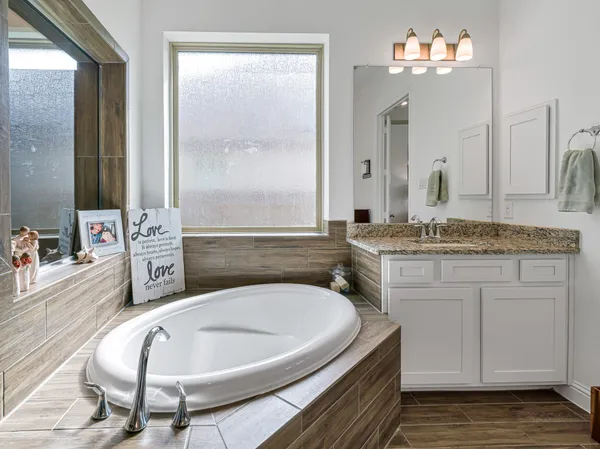 $635,000 | 6715 Arrowbrook Cove Lane, Katy, TX 77493