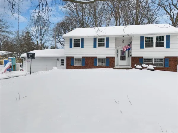 $285,000 | 280 Fox Meadow Road, Greece, NY 14626