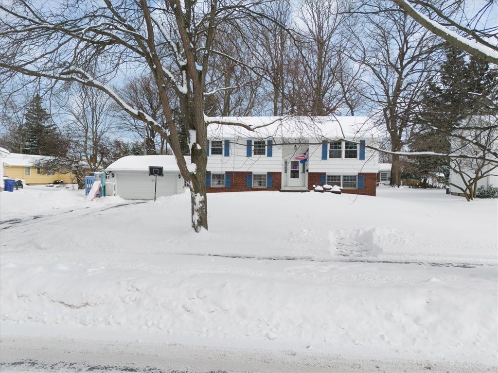 280 Fox Meadow Road Greece, NY 14626 - Photo 2 of 39