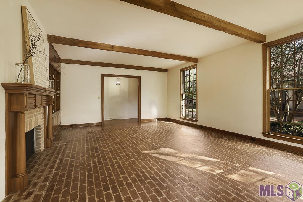 45 Jamestowne Court Baton Rouge, LA 70809 - Photo 4 of 35 Living room