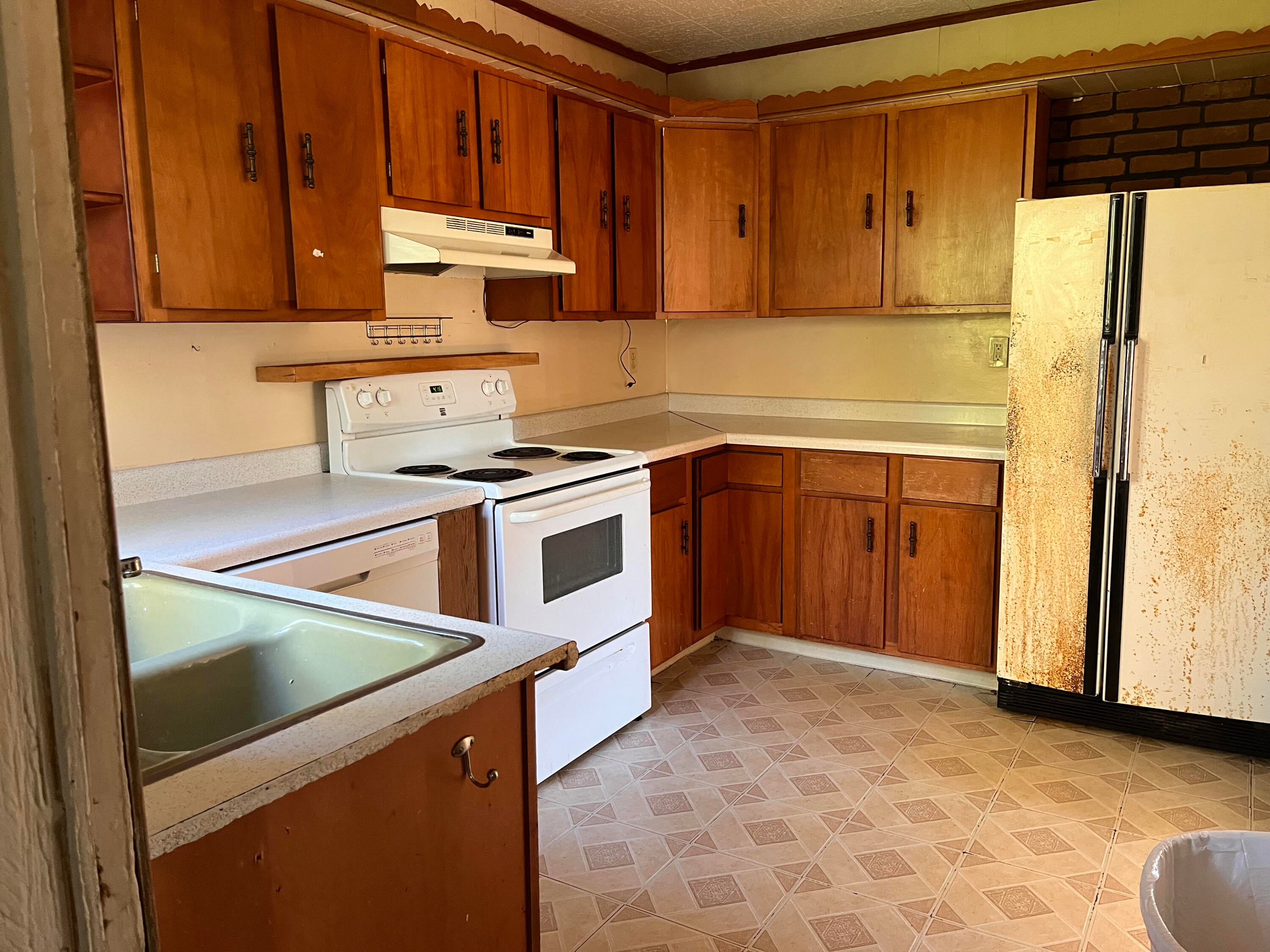 203 Sutherland Street Cheboygan, MI 49721 - Photo 8 of 25 Gallery Image 8