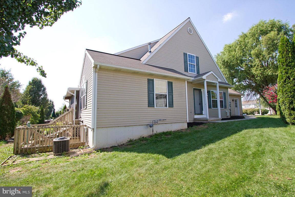 29 Sandstone Court Lititz, PA 17543 - Photo 4 of 41
