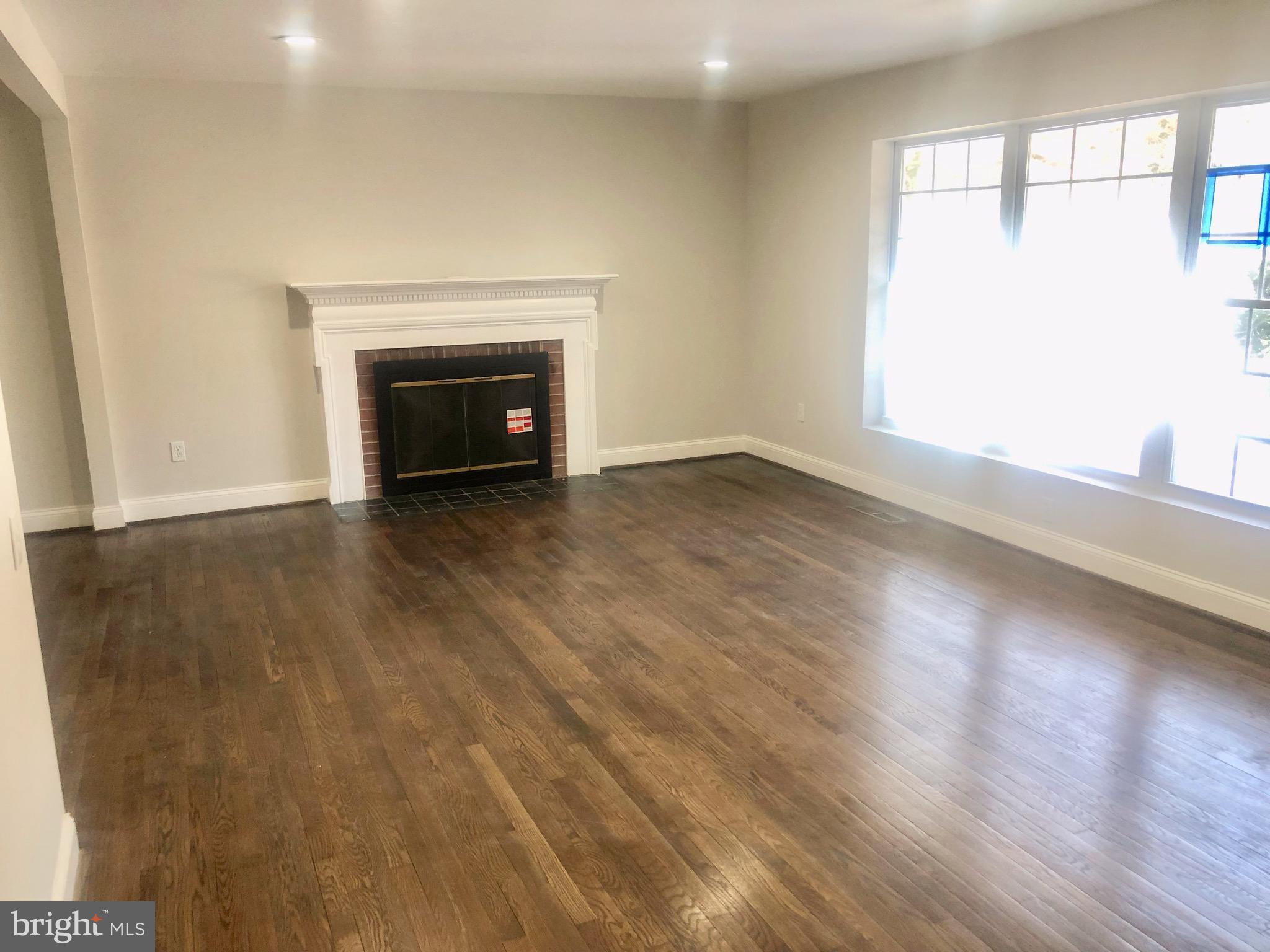 2112 Drury Road Silver Spring, MD 20906 - Photo 5 of 29 VIEW OF LIVING ROOM