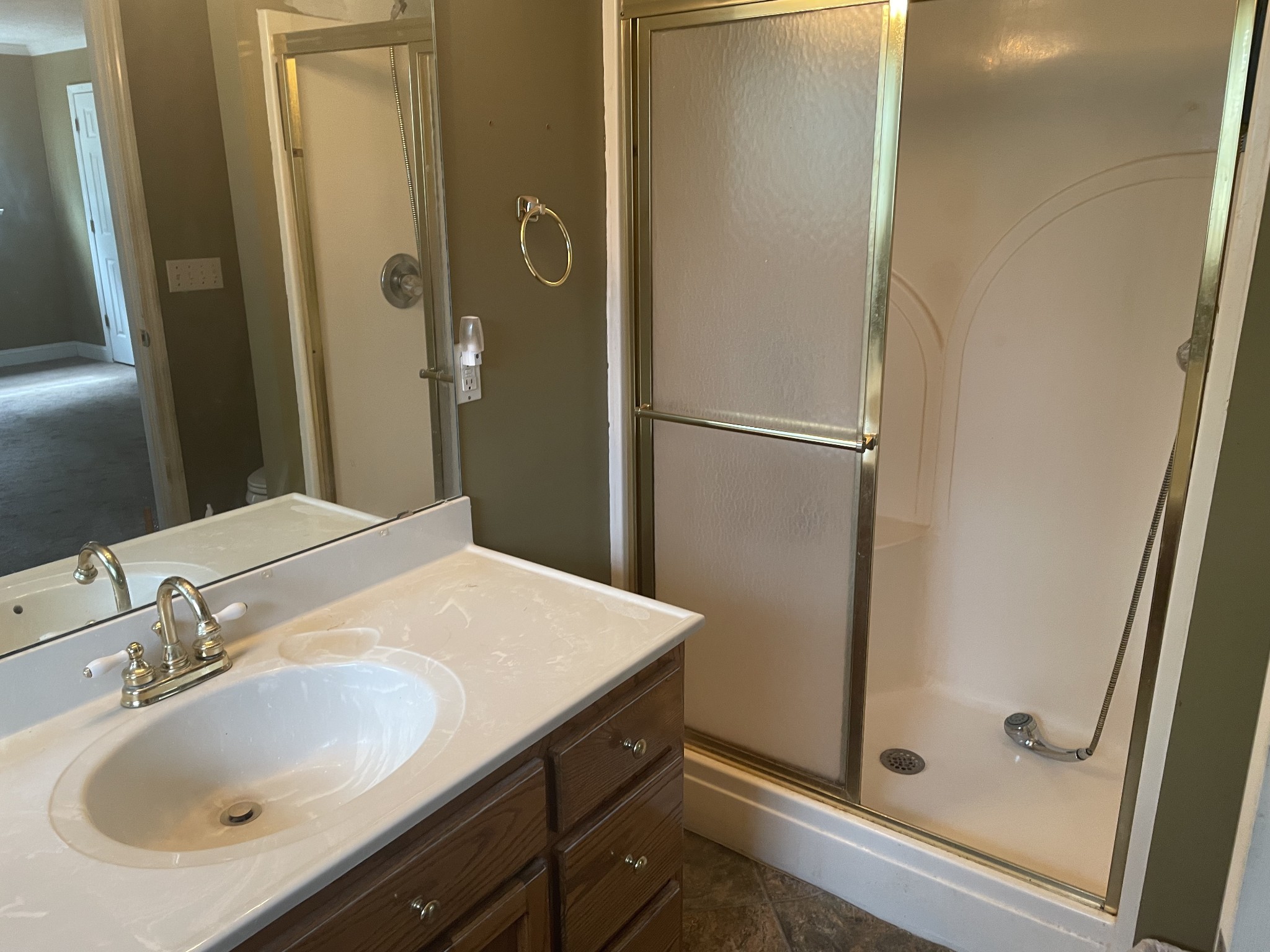1799 Ragsdale Road Manchester, TN 37355 - Photo 14 of 17 a bathroom with a sink and a mirror