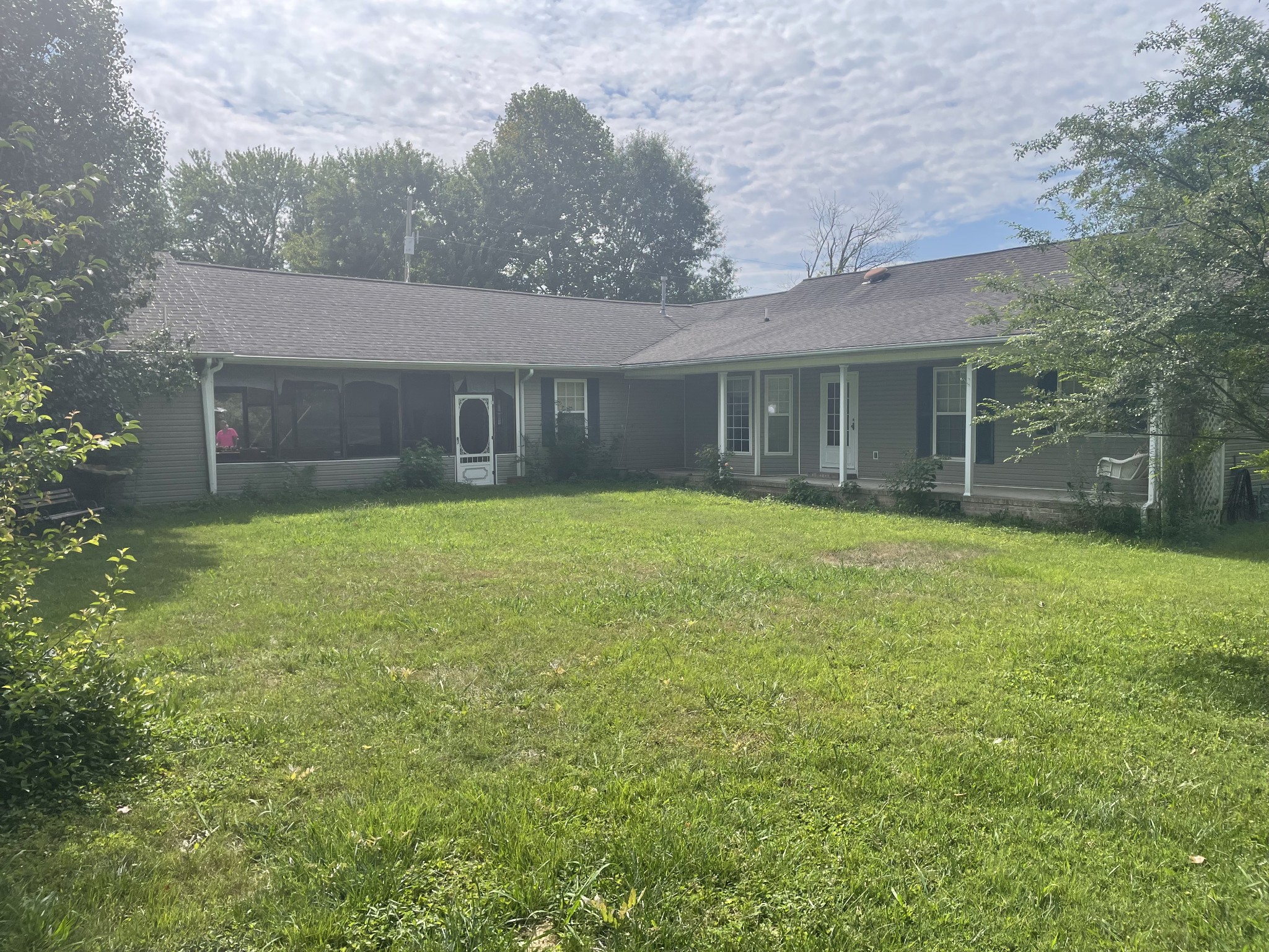 1799 Ragsdale Road Manchester, TN 37355 - Photo 8 of 17 a house view with a garden space