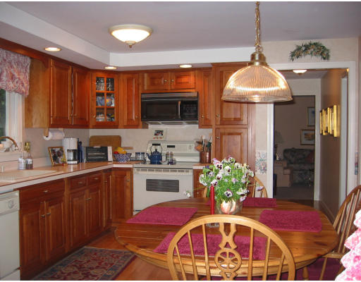 19 Robinwood Road Acton, MA 01720 - Photo 3 of 4 Gallery Image 3