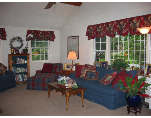 19 Robinwood Road Acton, MA 01720 - Photo 4 of 4 Gallery Image 4