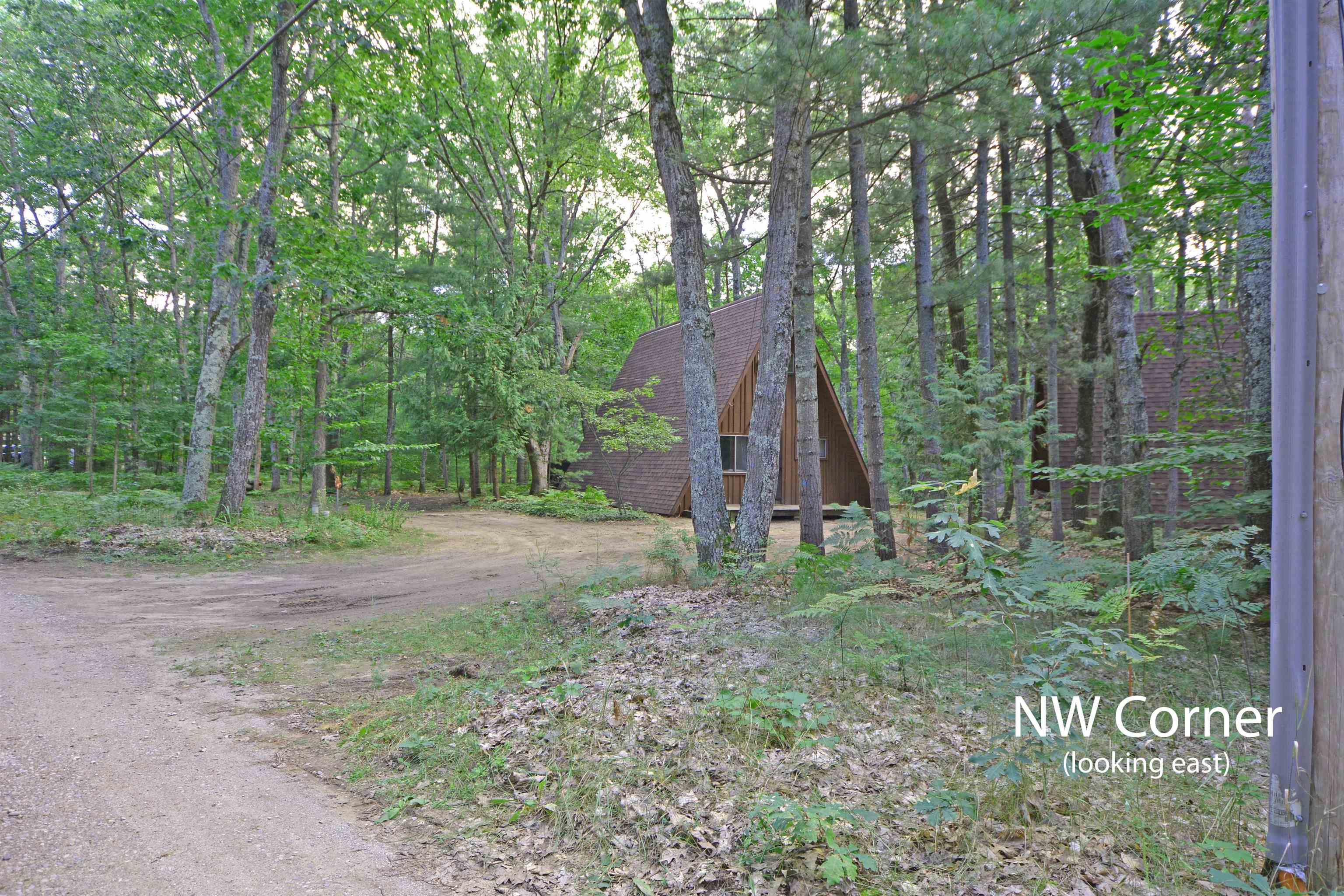 8847 S Road Interlochen, MI 49643 - Photo 4 of 33