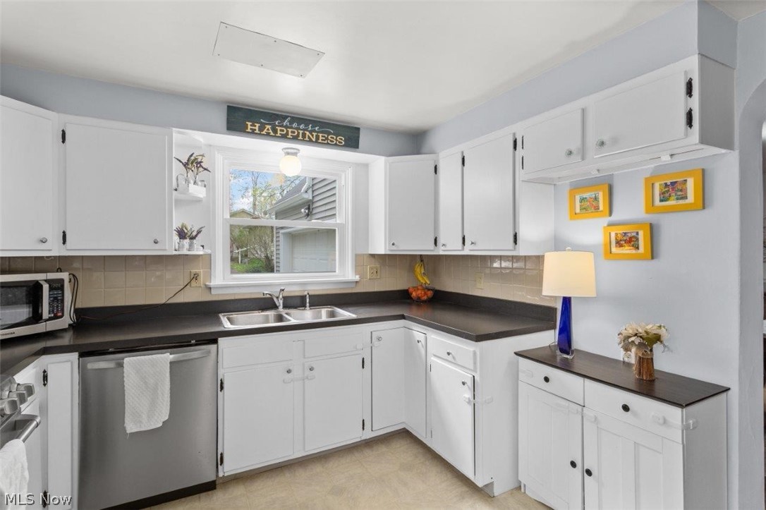 128 Fairview Road Chagrin Falls, OH 44022 - Photo 5 of 24 Gallery Image 5