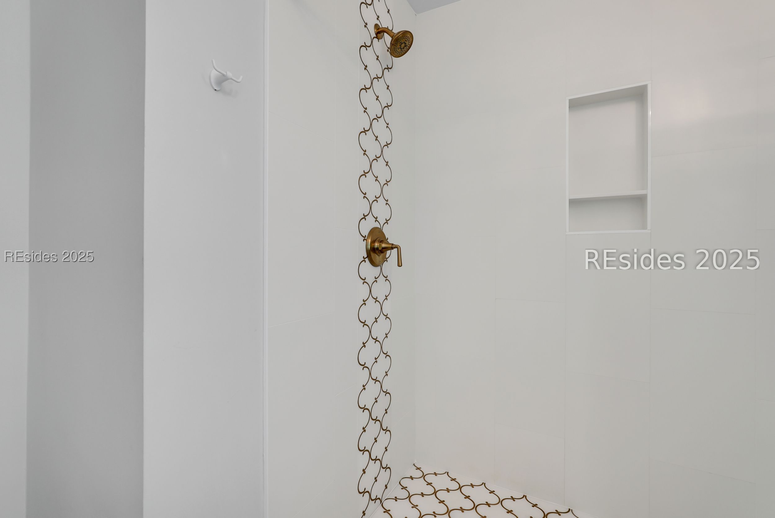 40 Folly Field Road, Unit A1 Hilton Head Island, SC 29928 - Photo 12 of 42 Beautifully updated tile shower.