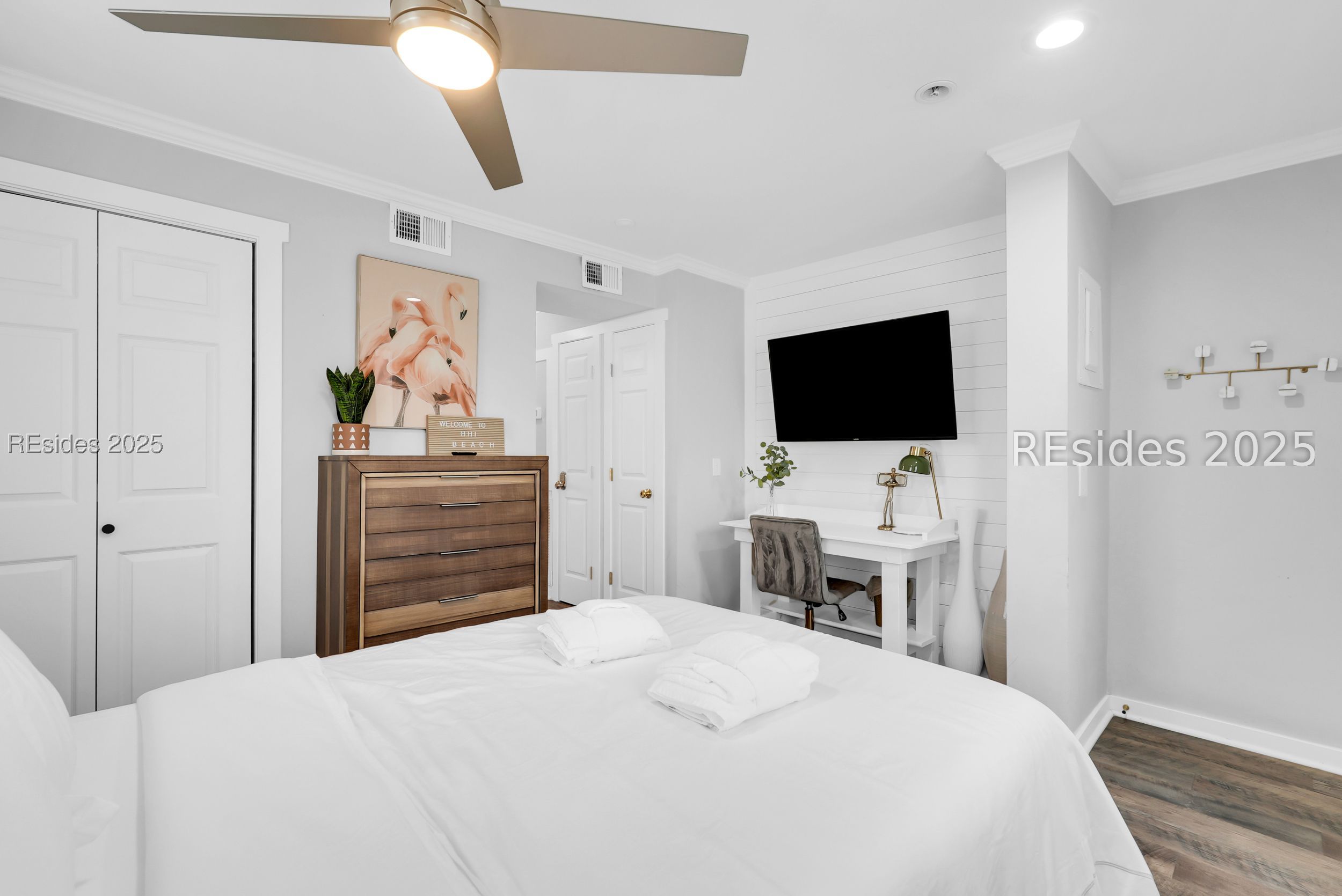 40 Folly Field Road, Unit A1 Hilton Head Island, SC 29928 - Photo 8 of 42 Nice work station off of the bedroom area.