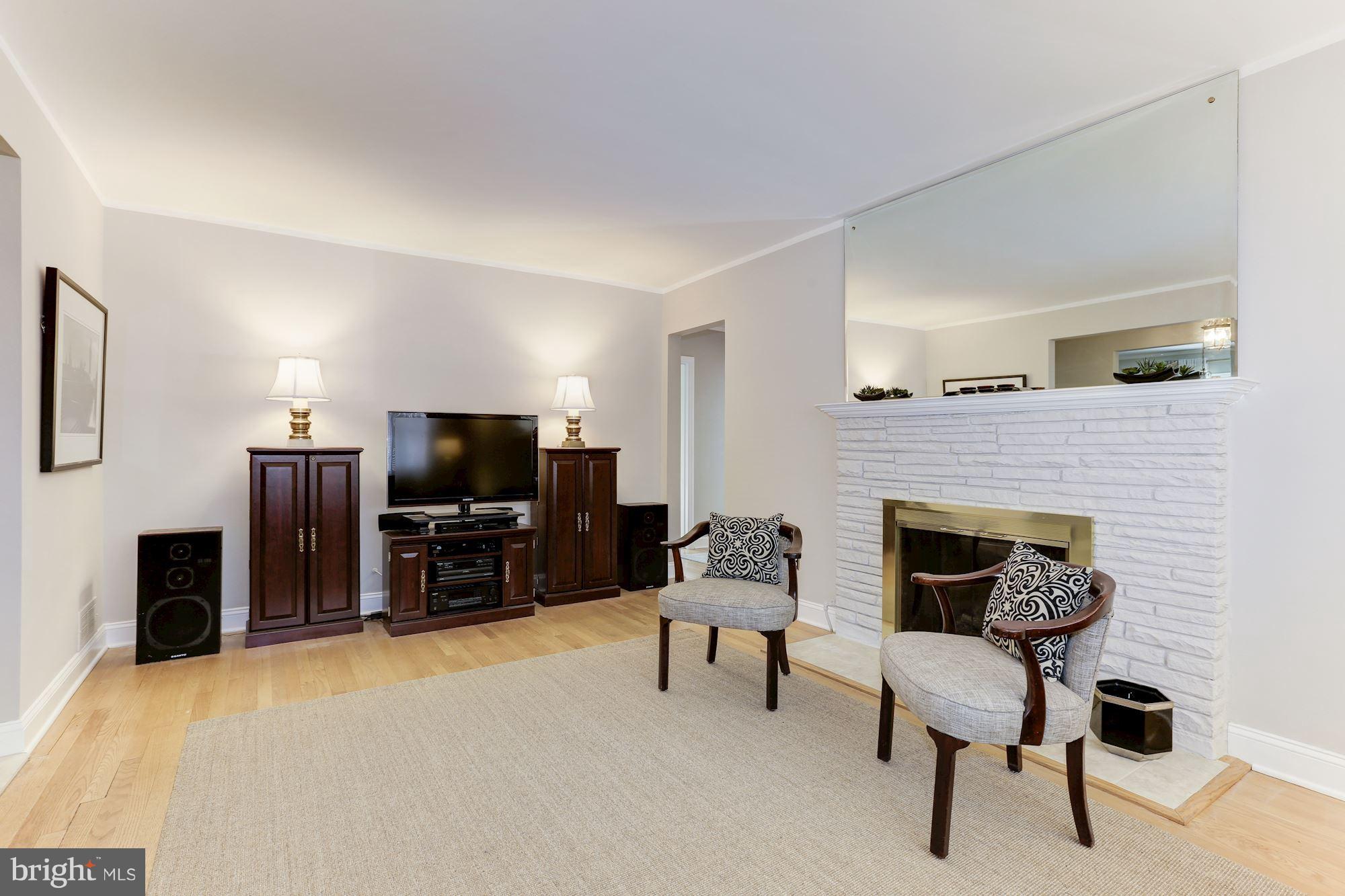 1461 Northgate Road Northwest Washington, DC 20012 - Photo 6 of 30 Living Room
