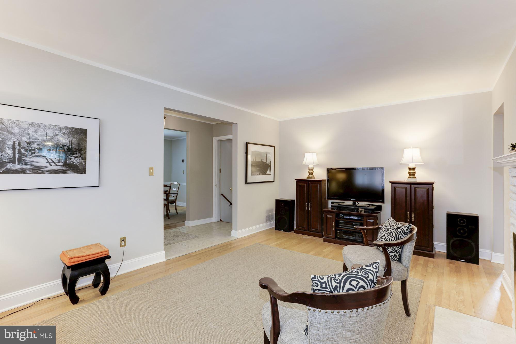 1461 Northgate Road Northwest Washington, DC 20012 - Photo 7 of 30 Living Room