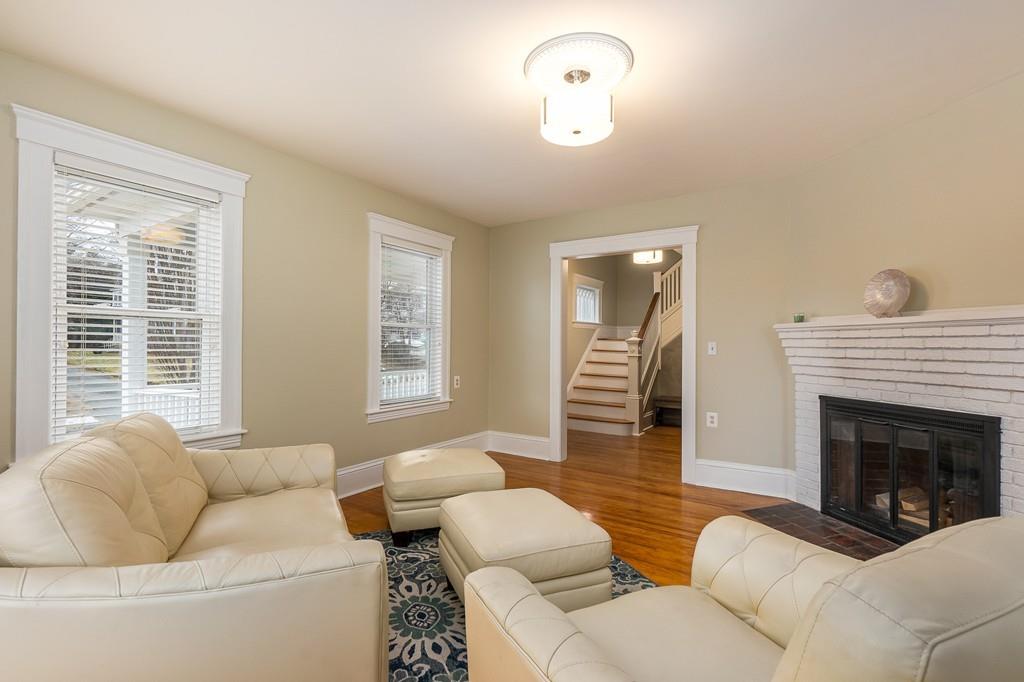 10 Beaconsfield Road Worcester, MA 01602 - Photo 2 of 29
