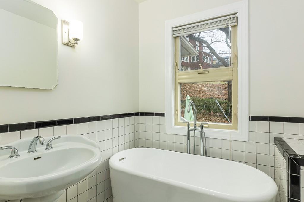 10 Beaconsfield Road Worcester, MA 01602 - Photo 5 of 29