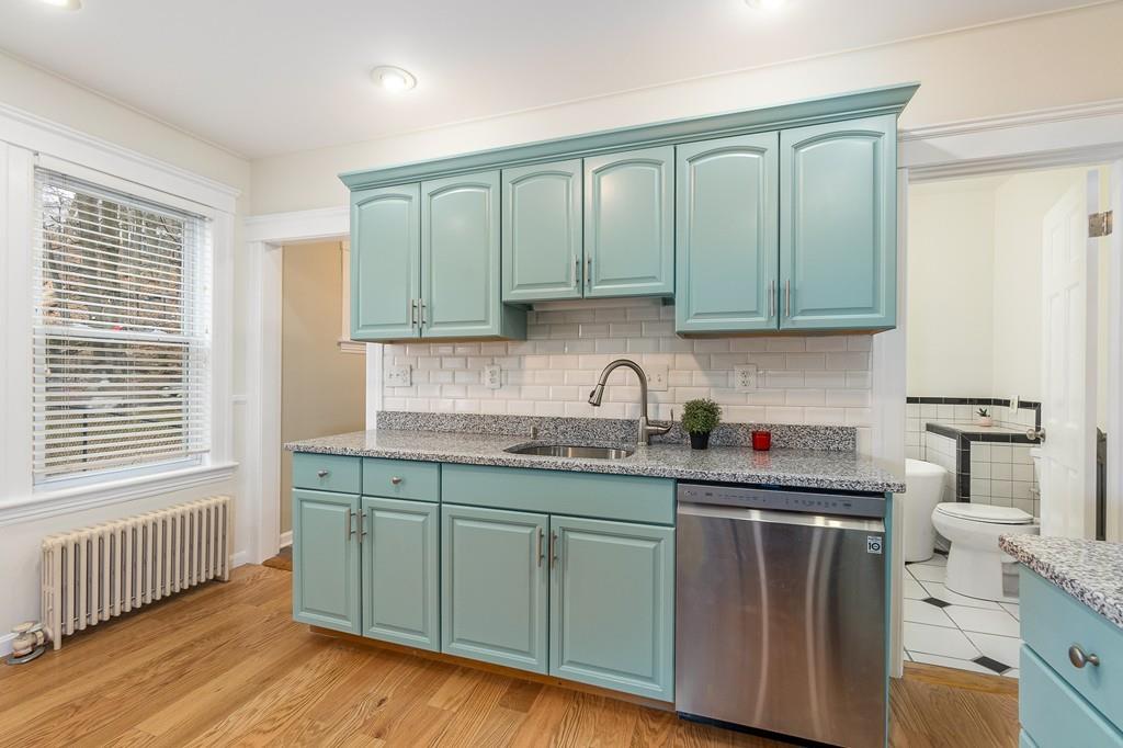 10 Beaconsfield Road Worcester, MA 01602 - Photo 7 of 29