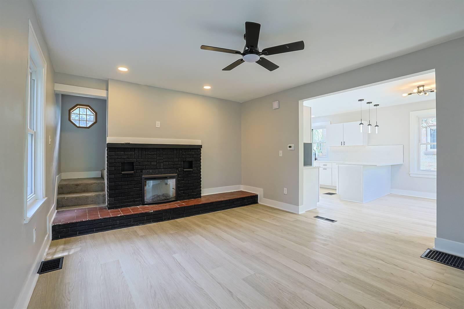 1139 Mt Allen Road Covington, KY 41011 - Photo 7 of 35 007-Living-Room-3