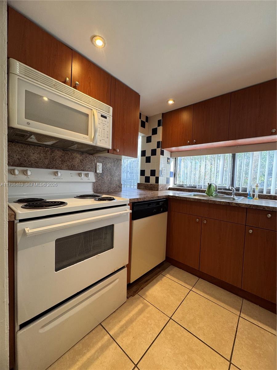 16919 North Bay Road, Unit 117 Sunny Isles Beach, FL 33160 - Photo 7 of 20